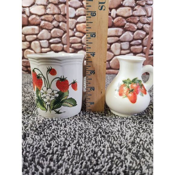 Vintage Strawberry Collection - Picture 6 of 11